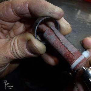 Grobe Schleifarbeiten am Tantal Ring Grobe Schleifarbeiten am Tantal Ring
