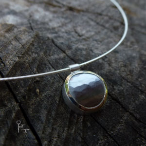 Collier unterwegs im Garten Collier unterwegs im Garten - Collier aus Tantal und 925er Silber